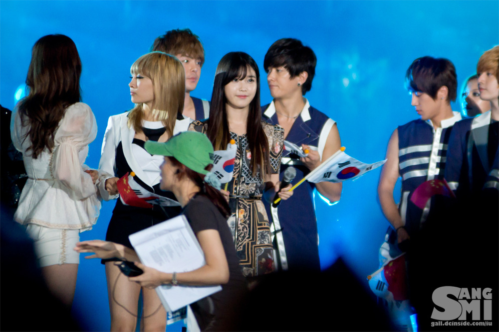 [PIC][25-08-2012]Hình ảnh mới nhất từ Concert "14th Korea-China Music Festival in Yeosu" của SNSD - Page 7 120D8F405039F8B52AFF15