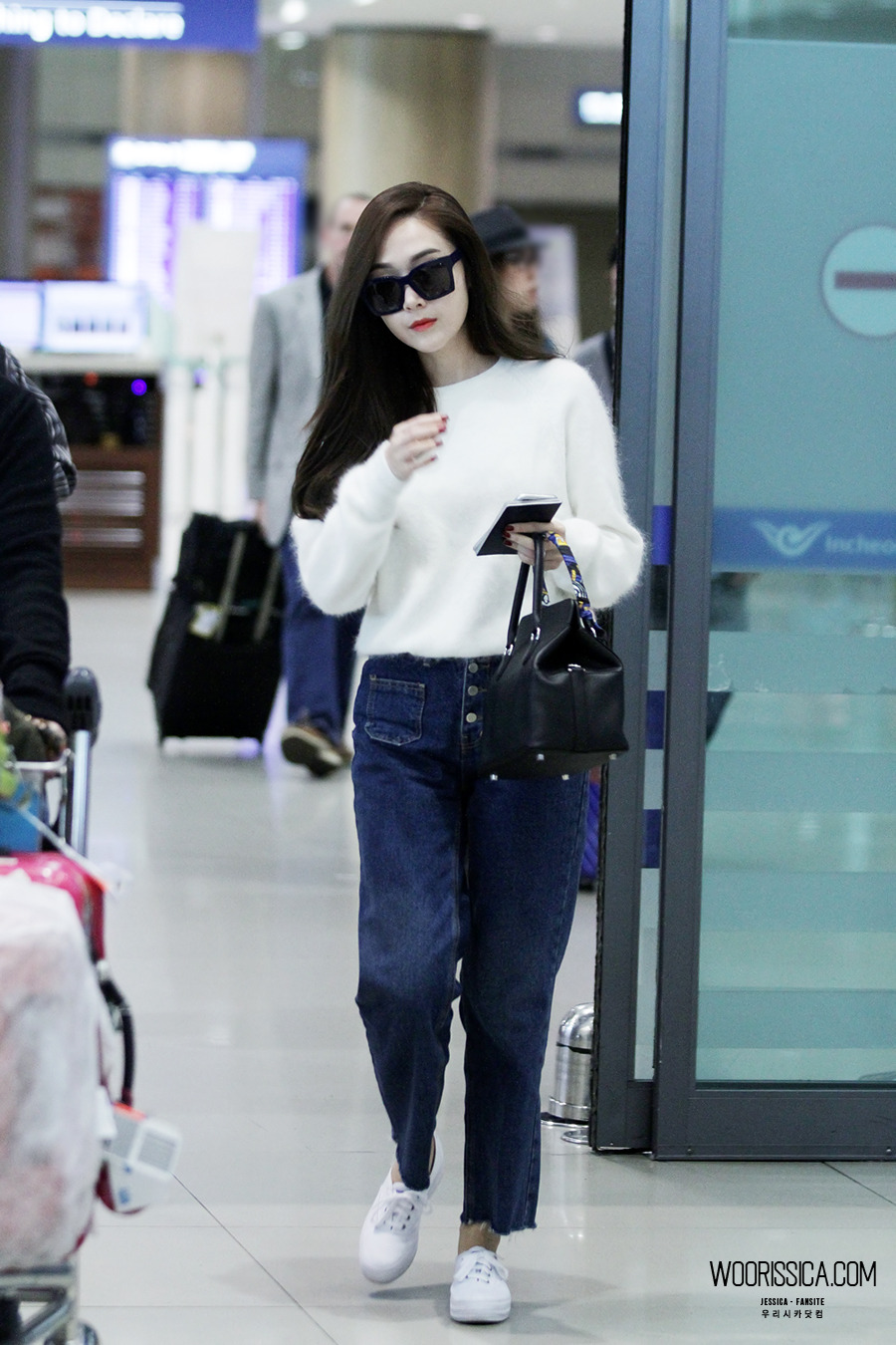 [PIC][22-10-2015]Jessica trở về Hàn Quốc vào trưa nay 21150F40562DE6BD391375