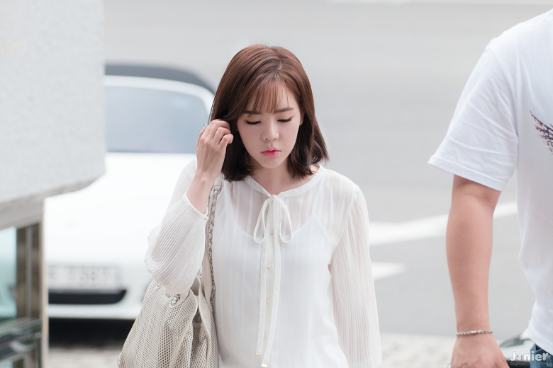 [PIC][14-07-2016]Sunny tham gia "KBS CoolFM 박지윤의 가요광장/Park Ji Yoon Music Plaza" vào trưa nay 2154A44B5786ED5E1A69F5