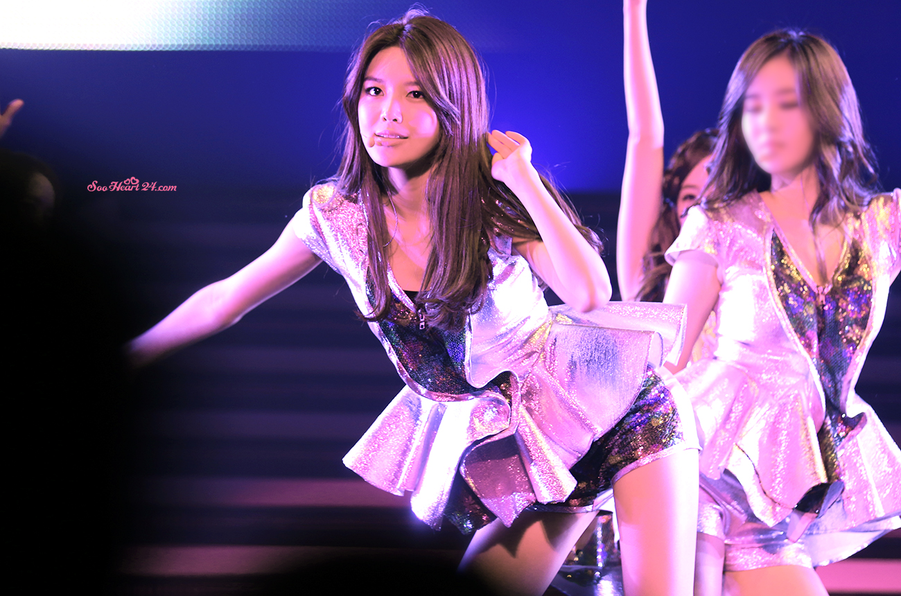 [PIC][14-12-2013]SNSD biểu diễn "GIRLS' GENERATION Free Live "LOVE&PEACE"" tại Yokohama Arenavào hôm nay 21558E4952B2F0D707912D