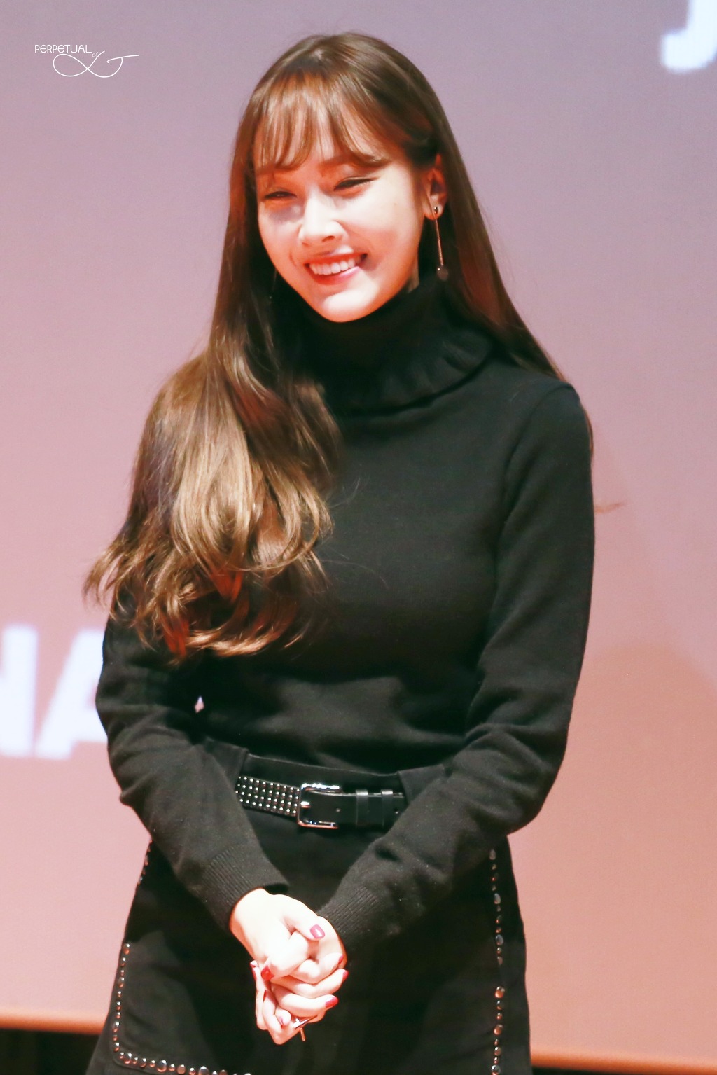 [PIC][07-11-2015]Jessica tham dự buổi Fansign cho dòng mỹ phẩm "J.ESTINA RED" tại "Myeongdong Lotte Cinema" vào chiều nay 23261940563EB1CC270F0C