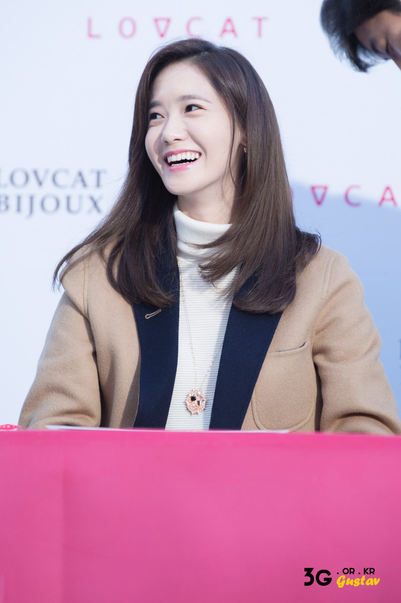 [PIC][24-10-2015]YoonA tham dự buổi fansign cho thương hiệu "LOVCAT" vào chiều nay - Page 3 2336D54F562CDD1137BB7F