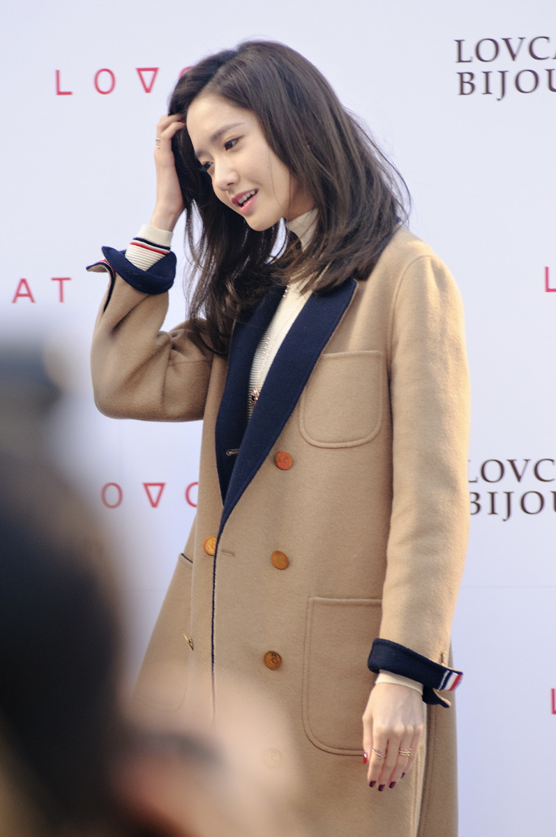 [PIC][24-10-2015]YoonA tham dự buổi fansign cho thương hiệu "LOVCAT" vào chiều nay - Page 4 24015034562B6E56162AA0