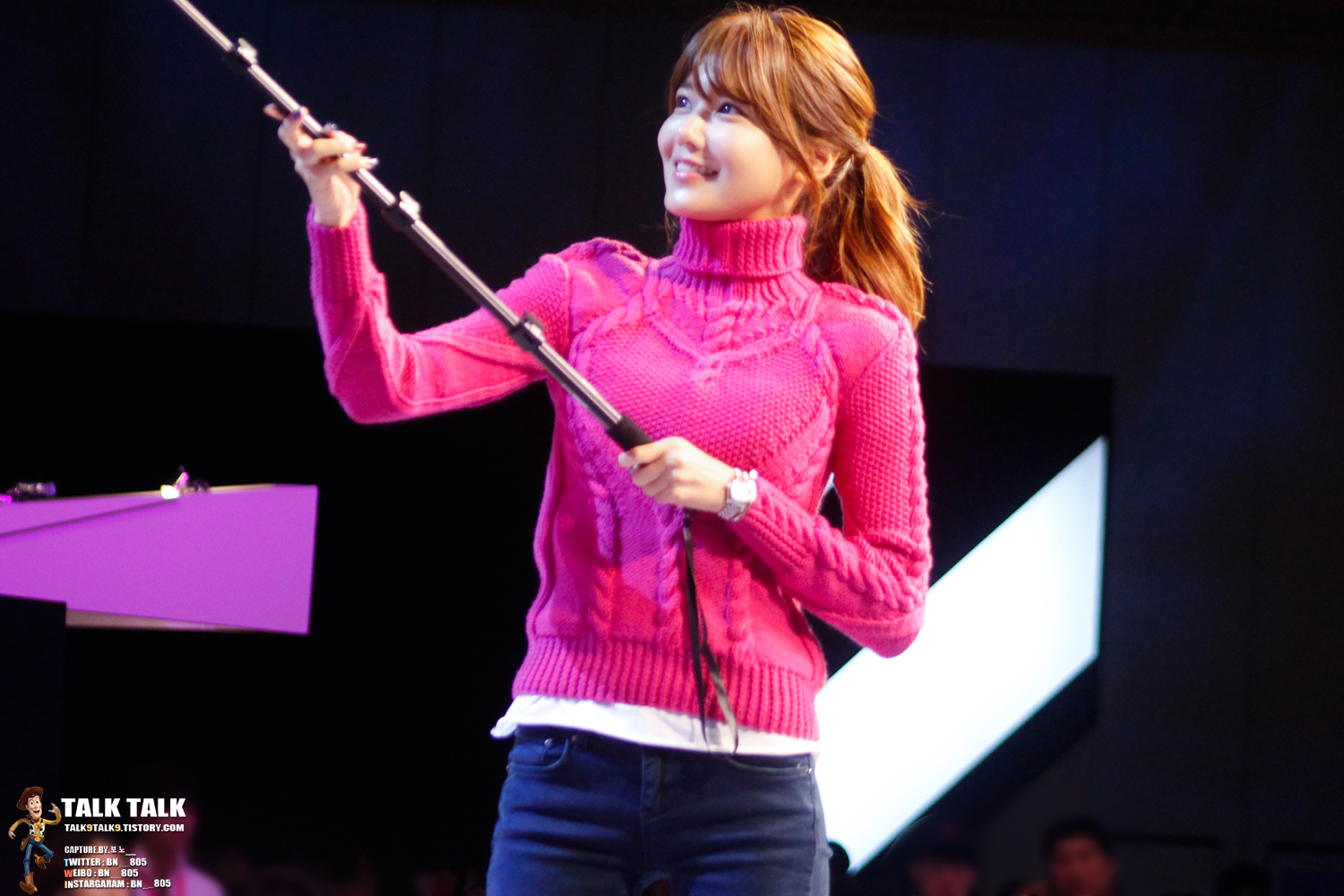 [PIC][21-12-2014]SooYoung xuất hiện tại "2014 SBS Award Festival (SAF) Hanbam Stage Greeting" vào chiều nay 243FFE4554A117CB28FE84