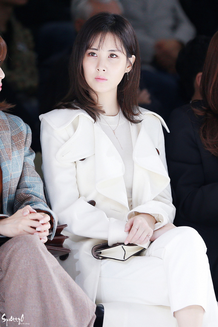 [PIC][22-10-2016]SeoHyun tham dự sự kiện ra mắt BST Xuân - Hè của thương hiệu "MISS GEE COLLECTION" trong khuôn khổ "2017 S/S HERA Seoul Fashion Week" vào hôm nay   25081948580B72340612A5