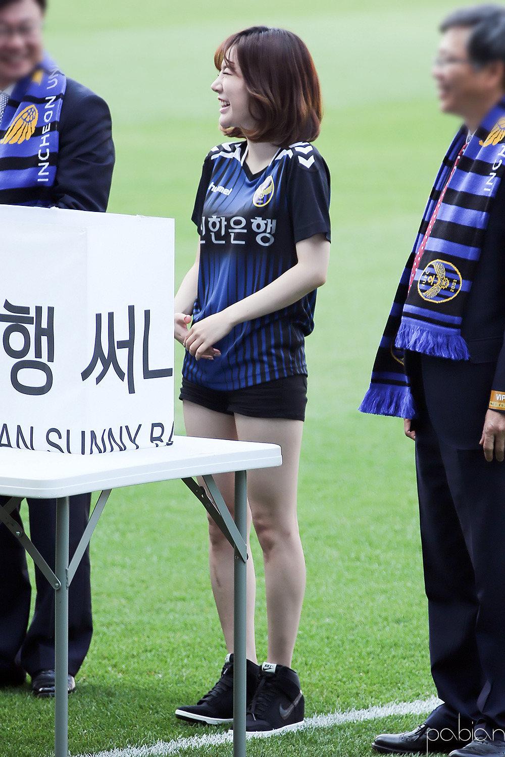[PIC][22-05-2016]Sunny tham dự sự kiện "Shinhan Bank Vietnam & Korea Festival"  tại SVĐ Incheon Football Stadium vào hôm nay 273C8D335742EB3E2991A1
