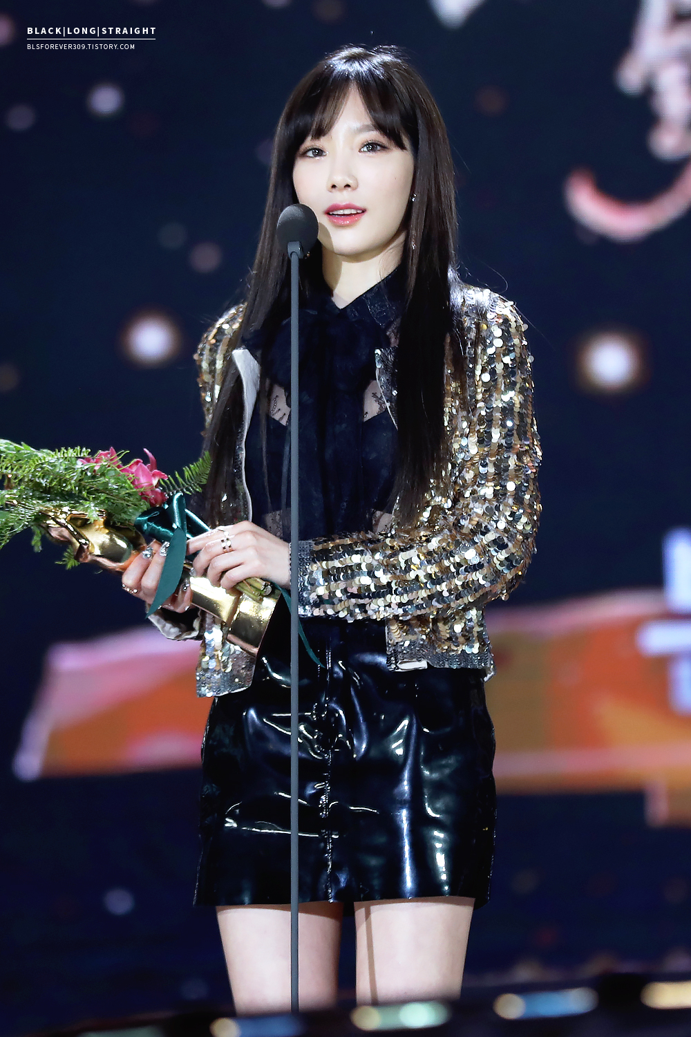 [PIC][13-01-2017]Hình ảnh mới nhất từ "31st Golden Disk Awards" của TaeYeon và MC SeoHyun - Page 3 276FE135587F061D1D19FE