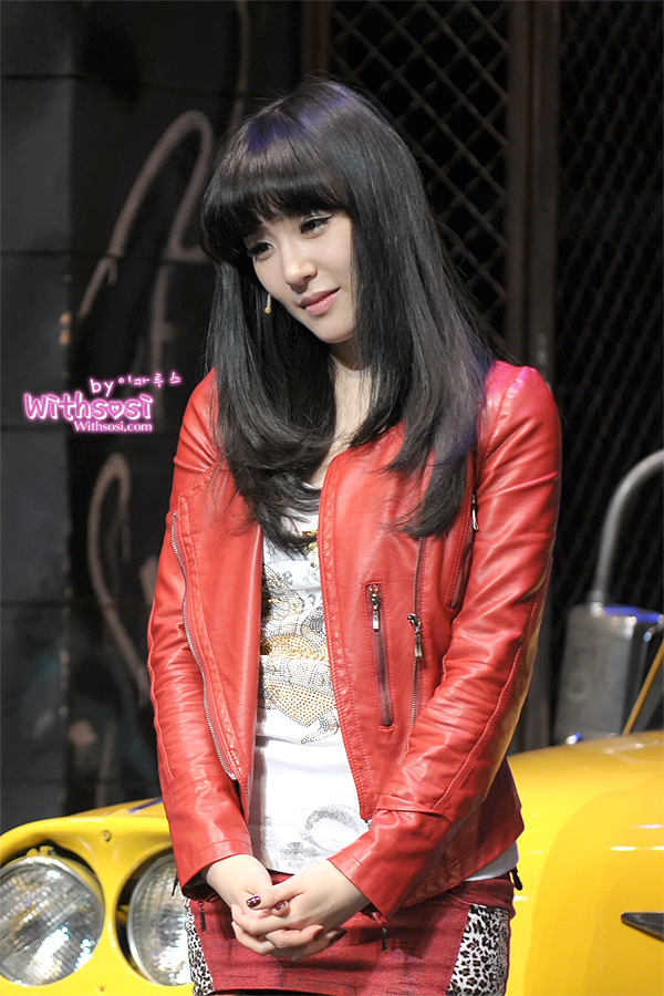 [FANTAKEN/PREVIEW][29-01-2012] Tiffany || FAME Musical 205AA74A4F255FB925D9A5