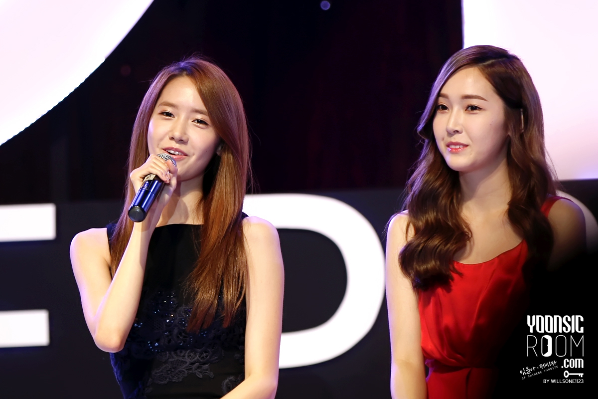 [PIC][20-10-2013]Jessica - YoonA và SeoHyun xuất hiện tại Thái Lan để tham dự "GiRL DE PROVENCE Thanks Party" vào tối nay - Page 15 221F943F526BB0E005DF07