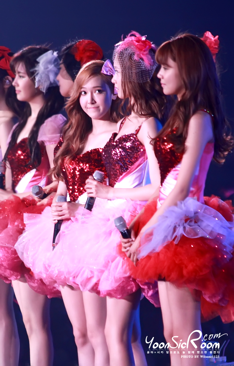 [PIC][08/09-06-2013]Hình ảnh mới nhất từ "2013 Girls' Generation's World Tour – Girls & Peace" tại Seoul, Hàn Quốc trong 2 ngày của SNSD + Selca từ hậu trường Concert của các thành viên và nhiều nghệ sĩ khác - Page 13 2329983351BBF66115E21F