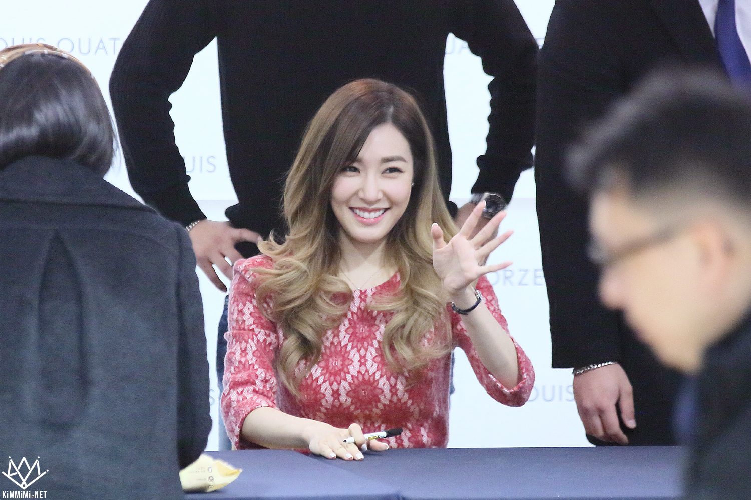 [PIC][27-11-2015]TaeTiSeo tham dự buổi Fansign cho thương hiệu "Louis Quartoze" tại Lotte Department Store Busan vào chiều nay - Page 6 241D1A3C56A75B9C14FEC9