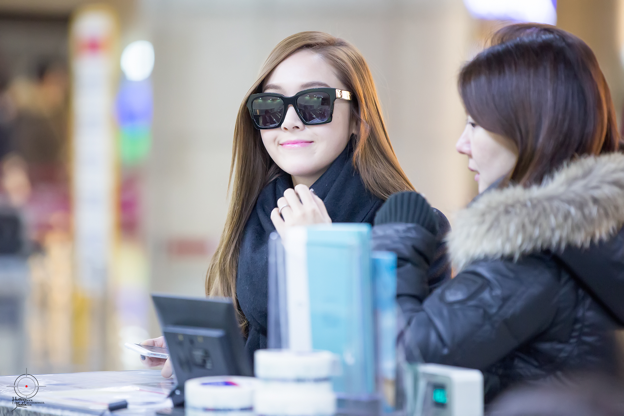 [PIC][23-12-2014]Jessica khởi hành đi Bắc Kinh để tham dự "Sohu Fashion Awards" vào sáng nay 246BED35549BBE5634124A