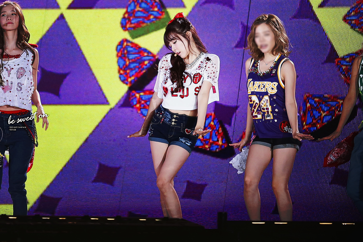 [PIC][01-09-2013]Hình ảnh mới nhất từ "Incheon Korean Music Wave 2013" của SNSD và MC YulTi vào tối nay 251954395225D342097D7A
