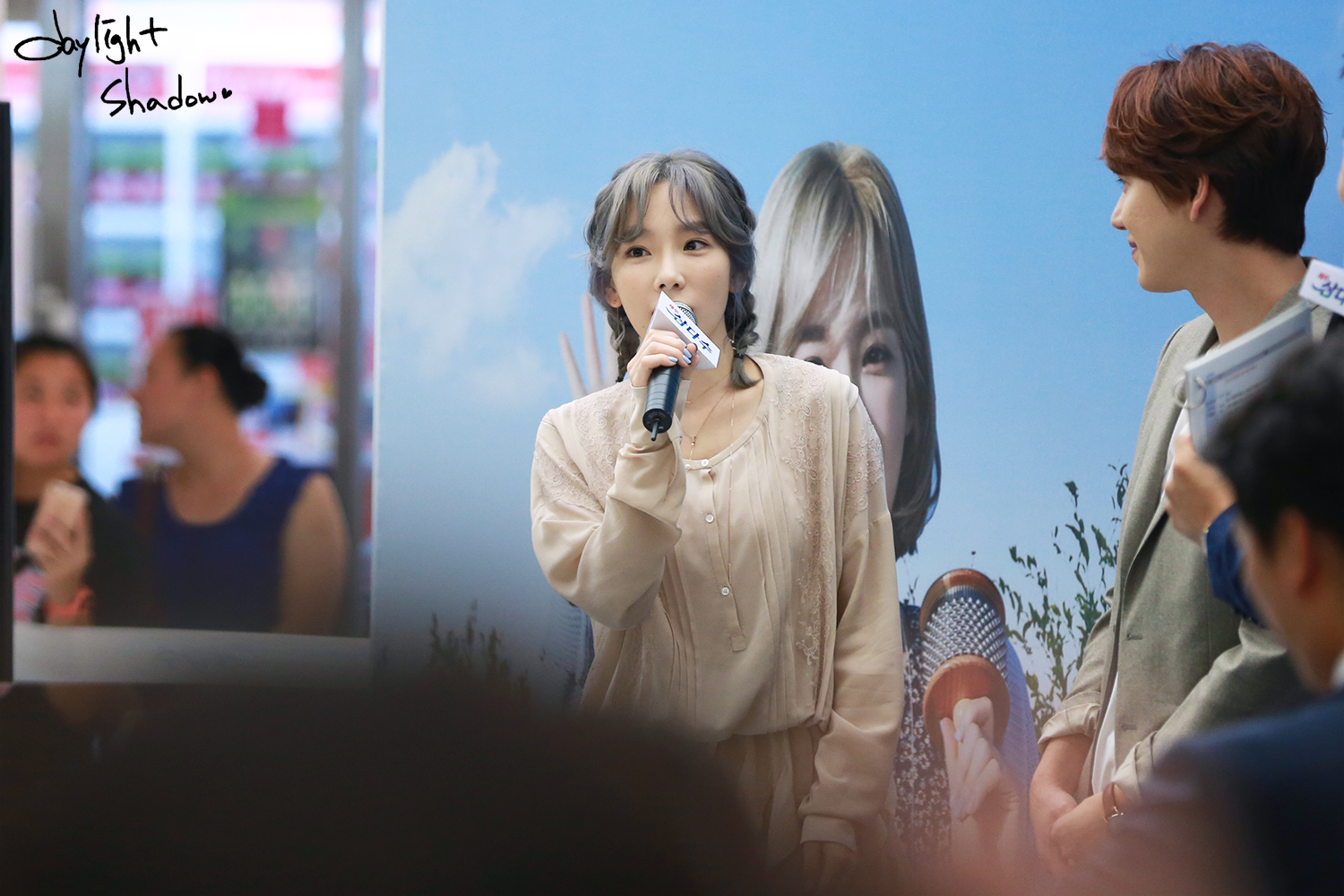 [PIC][23-09-2016]TaeYeon tham dự buổi Fansign cho thương hiệu nước uống "SAMDASOO" tại COEX Live Plaza vào tối nay - Page 10 2639AE3958710A700CB1DB