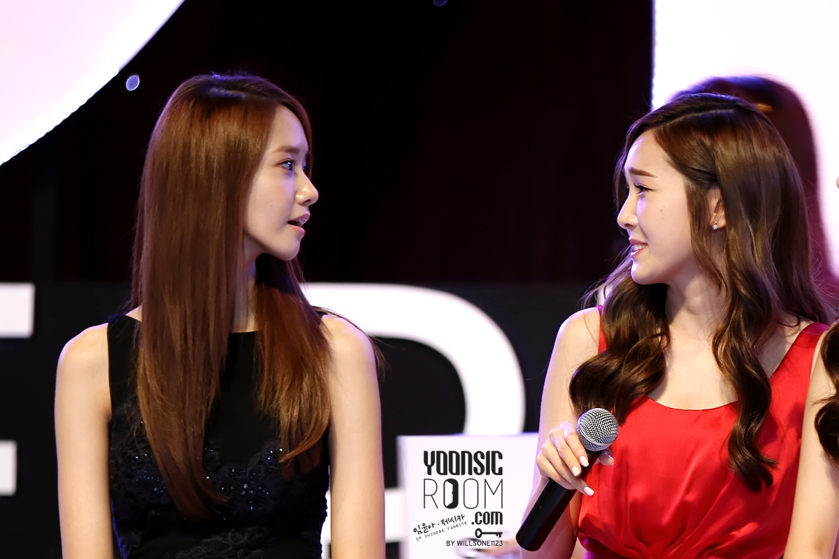 [PIC][20-10-2013]Jessica - YoonA và SeoHyun xuất hiện tại Thái Lan để tham dự "GiRL DE PROVENCE Thanks Party" vào tối nay - Page 15 27158544526BB0EE2EF2BE